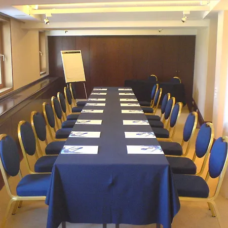 Amphitryon Hotel 