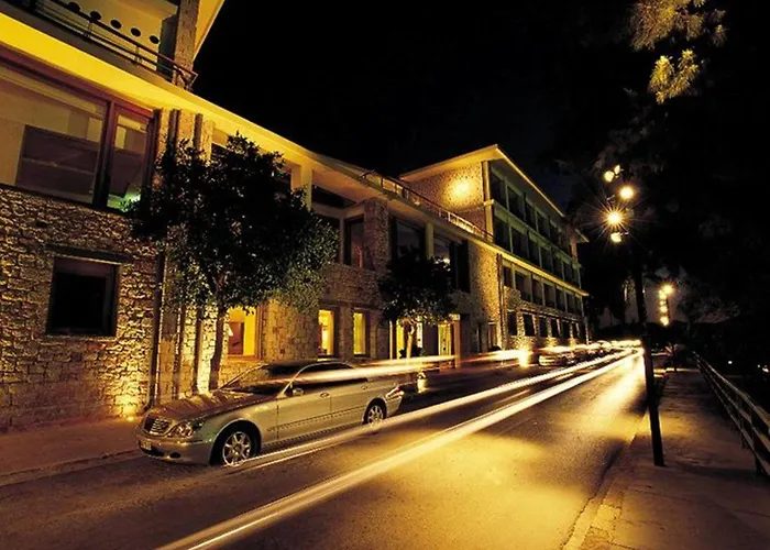 Amphitryon Hotel