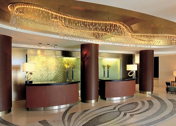 Amphitryon Hotel